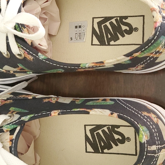 Vans - Picture 3 of 4